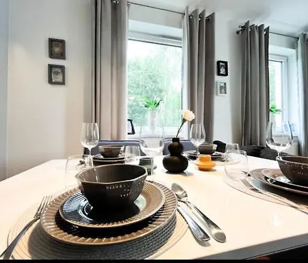 Modern Near The Park, Zoo, 2bd Kitchen Balcony Parking * Wrocław