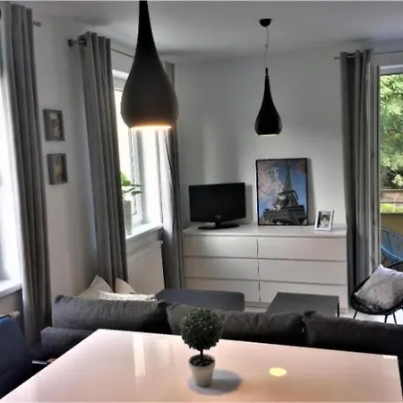 Lägenhet Modern Near The Park, Zoo, 2bd Kitchen Balcony Parking *