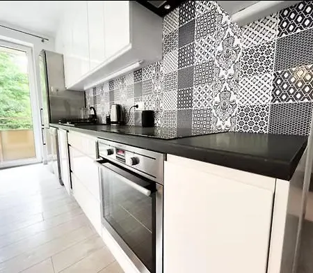 Modern Near The Park, Zoo, 2bd Kitchen Balcony Parking * Breslavia