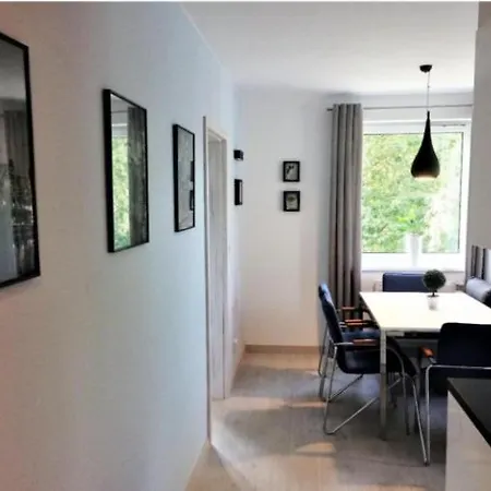 Appartamento Modern Near The Park, Zoo, 2bd Kitchen Balcony Parking Breslavia